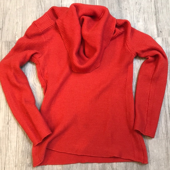 Banana Republic Sweaters - Beautiful (comfy + cozy) coral sweater